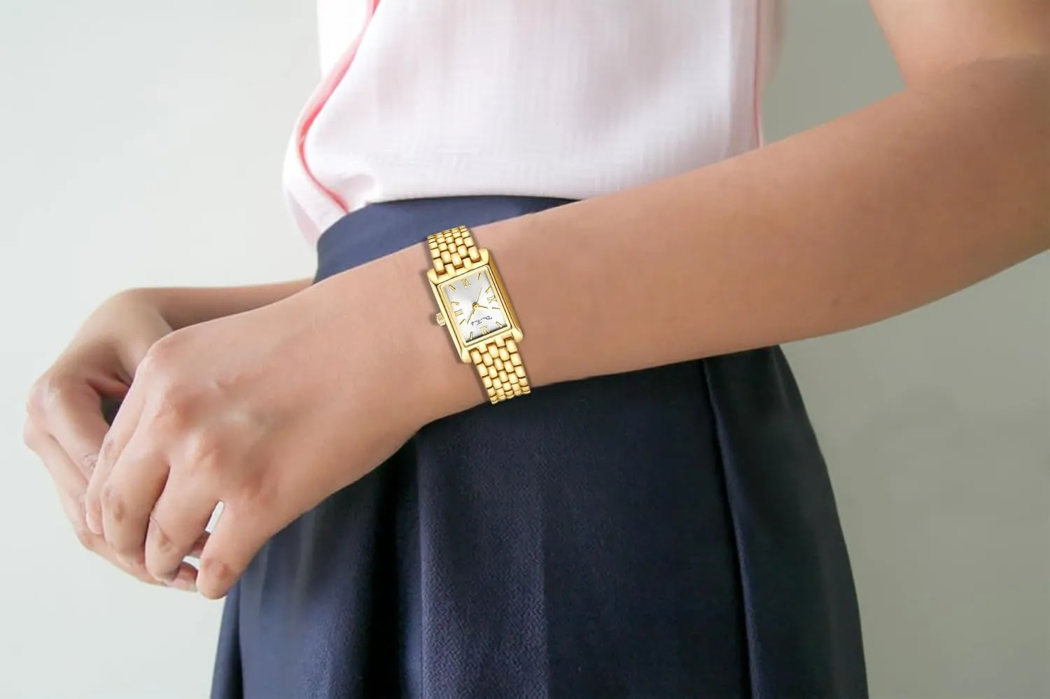 Diaofendi Gold Watches for Women Luxury Ladies Quartz Wrist Watches Stainless Steel Bracelet,Vintage Fashion Womens Watch,Bracelet Adjustment Tool Included,Water Resistant