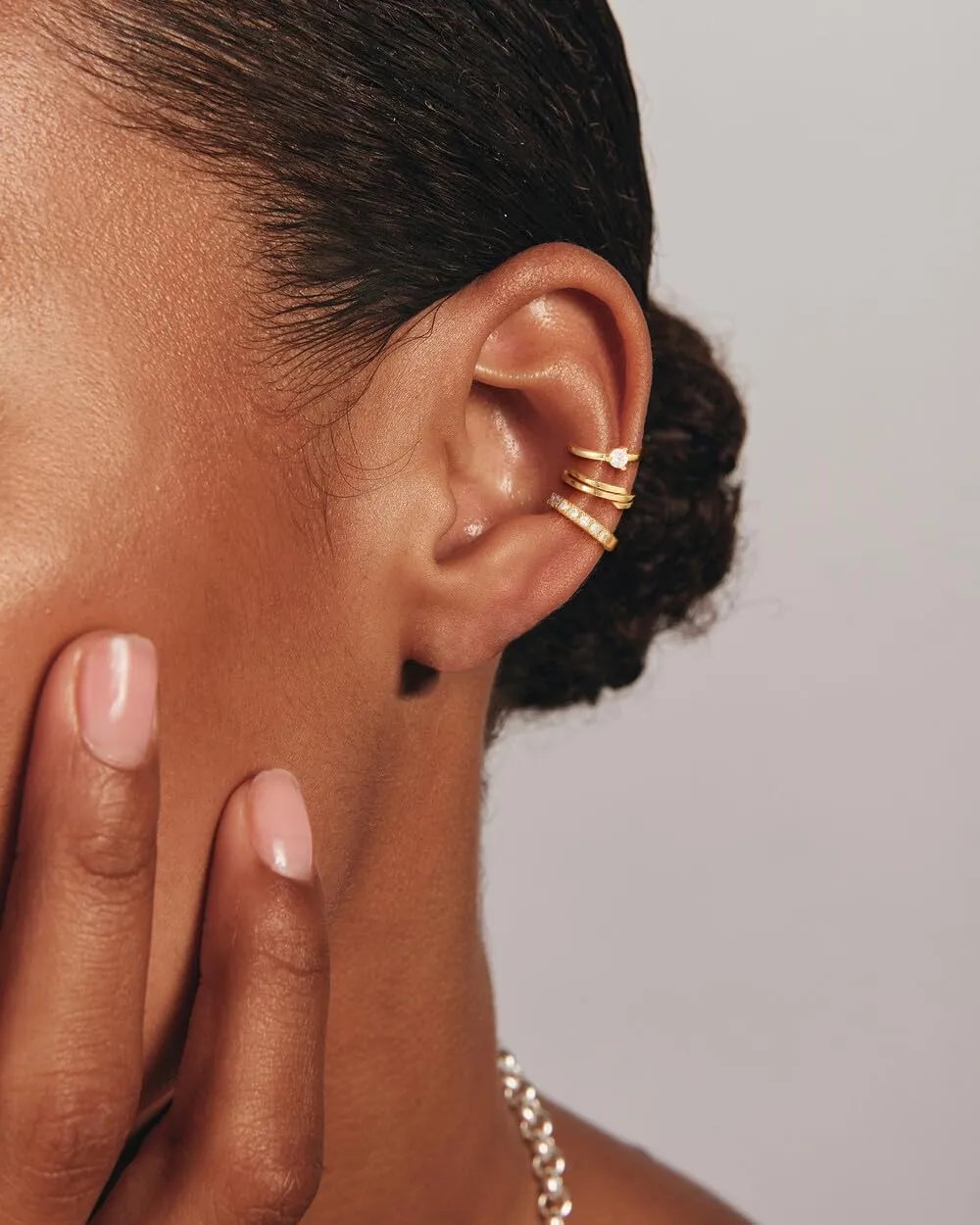 Ear Cuff Earring for Women, Trendy Gold Earring Cuffs Non Piercing Dainty Chunky Thin 14K Gold Plated Cartilage Cuff Earrings Cubic Zirconia Clip On Hoop Huggie Earring Simple Jewelry for Women