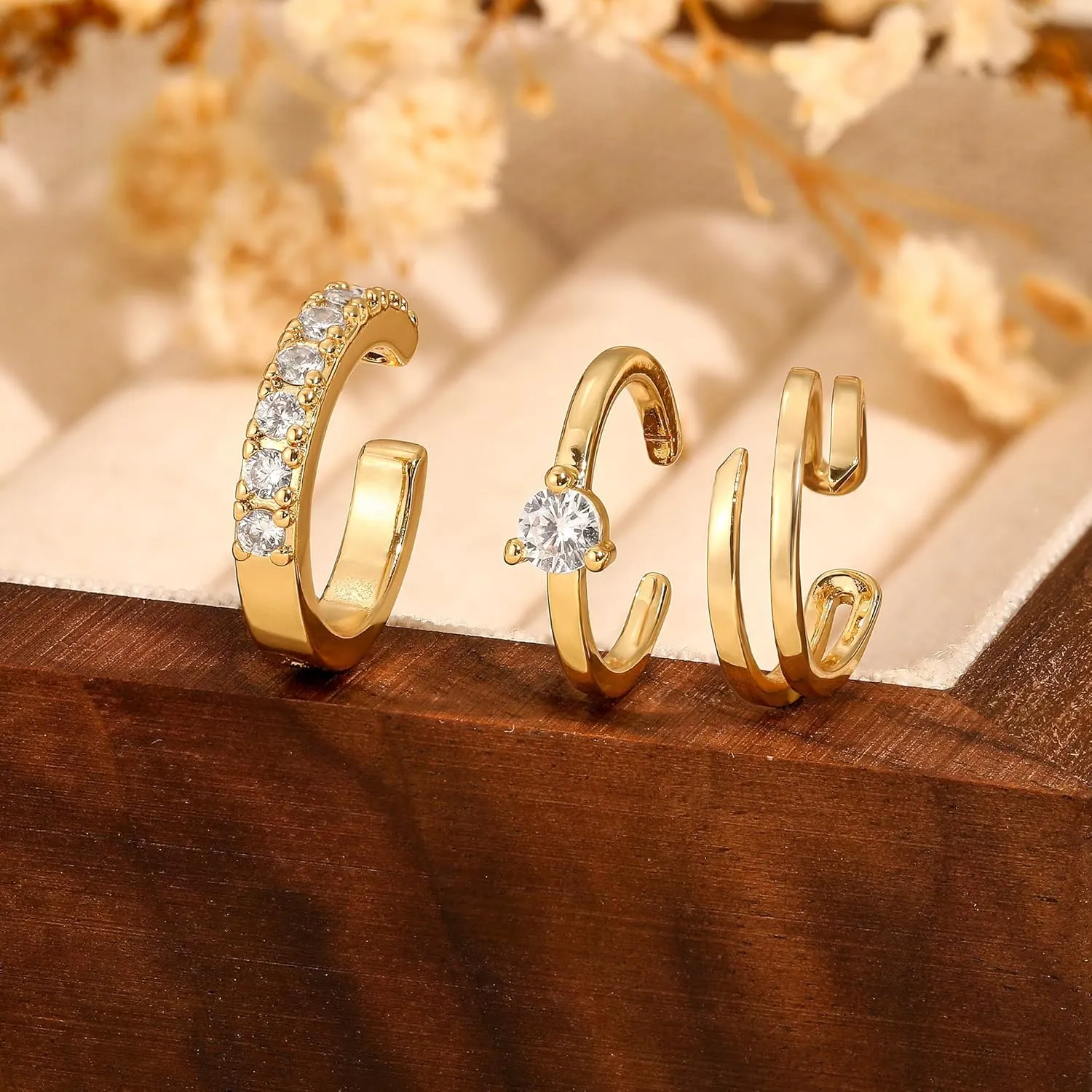 Ear Cuff Earring for Women, Trendy Gold Earring Cuffs Non Piercing Dainty Chunky Thin 14K Gold Plated Cartilage Cuff Earrings Cubic Zirconia Clip On Hoop Huggie Earring Simple Jewelry for Women