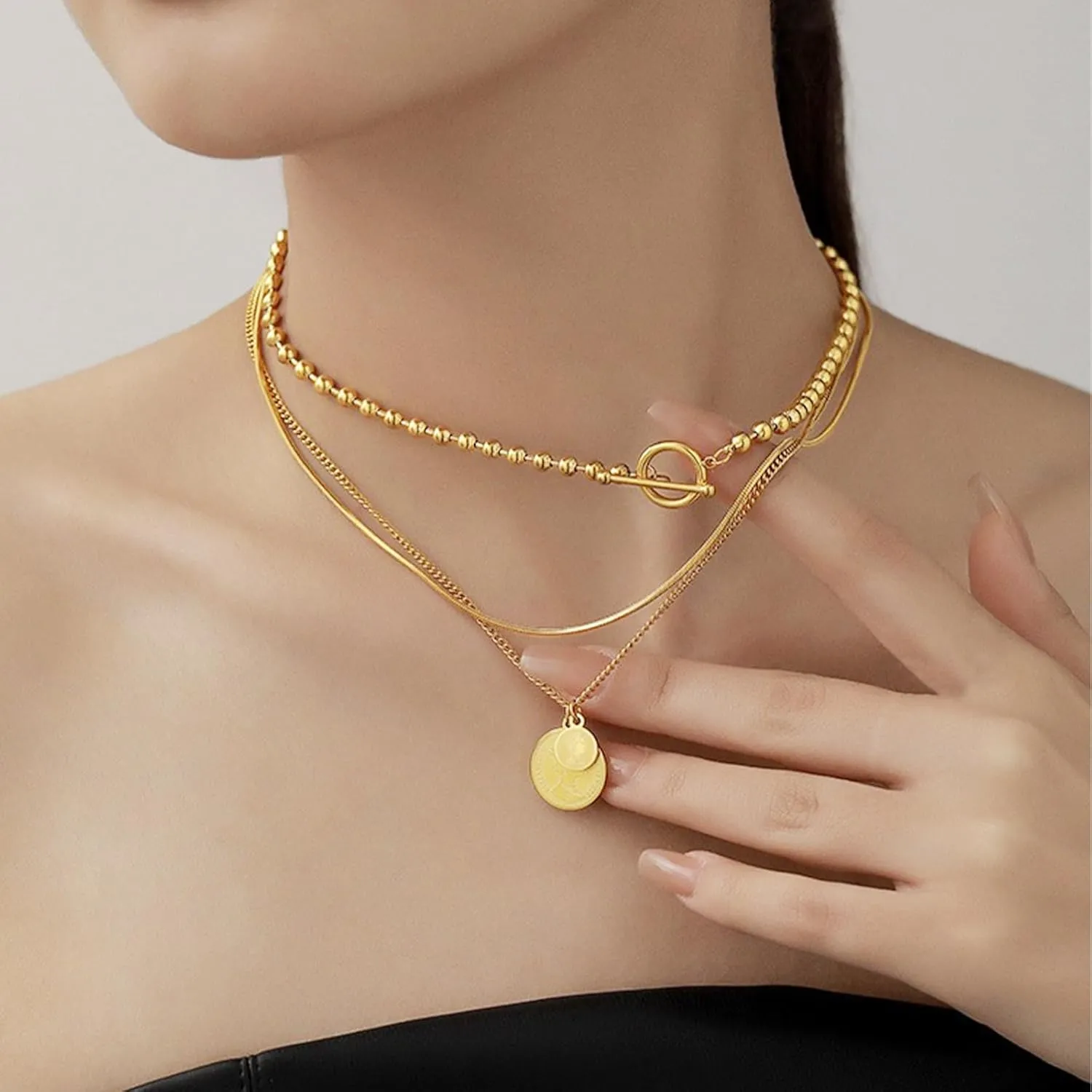 Gold Necklace for Women Layered Necklaces Portrait Coin Necklace Fashion Gold Beaded Necklace 18K Gold Plated Heart Pendent Necklace Classic Gold Pendant Necklace