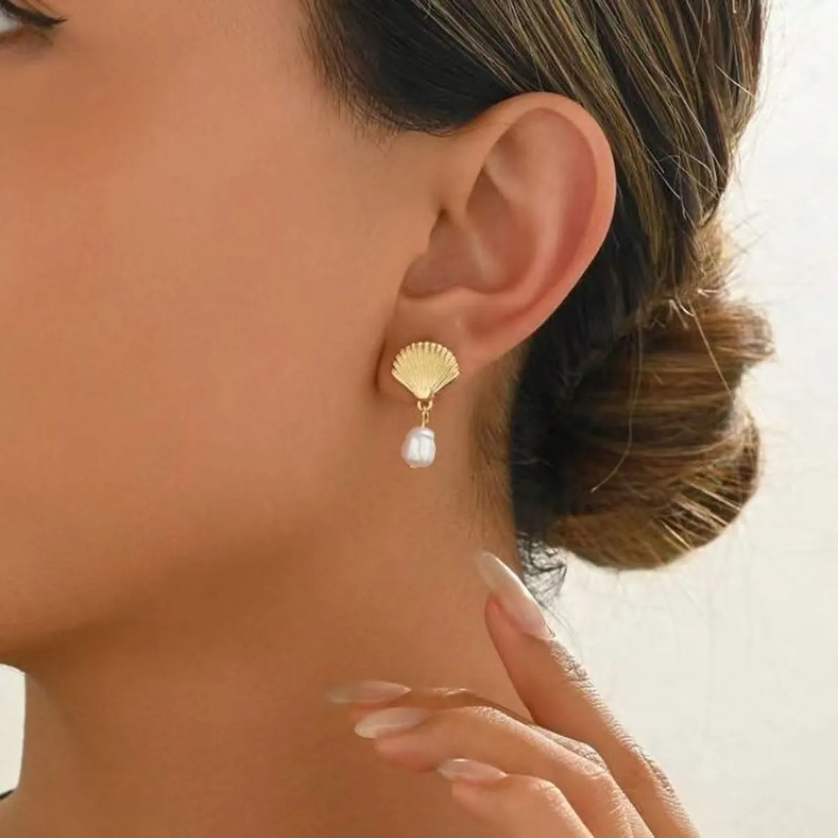 Gold Starfish Earrings Beach Jewelry for Women Pearl Sea Shell Earrings Dangle Silver Seashell Earring Vacation Summer Jewelry