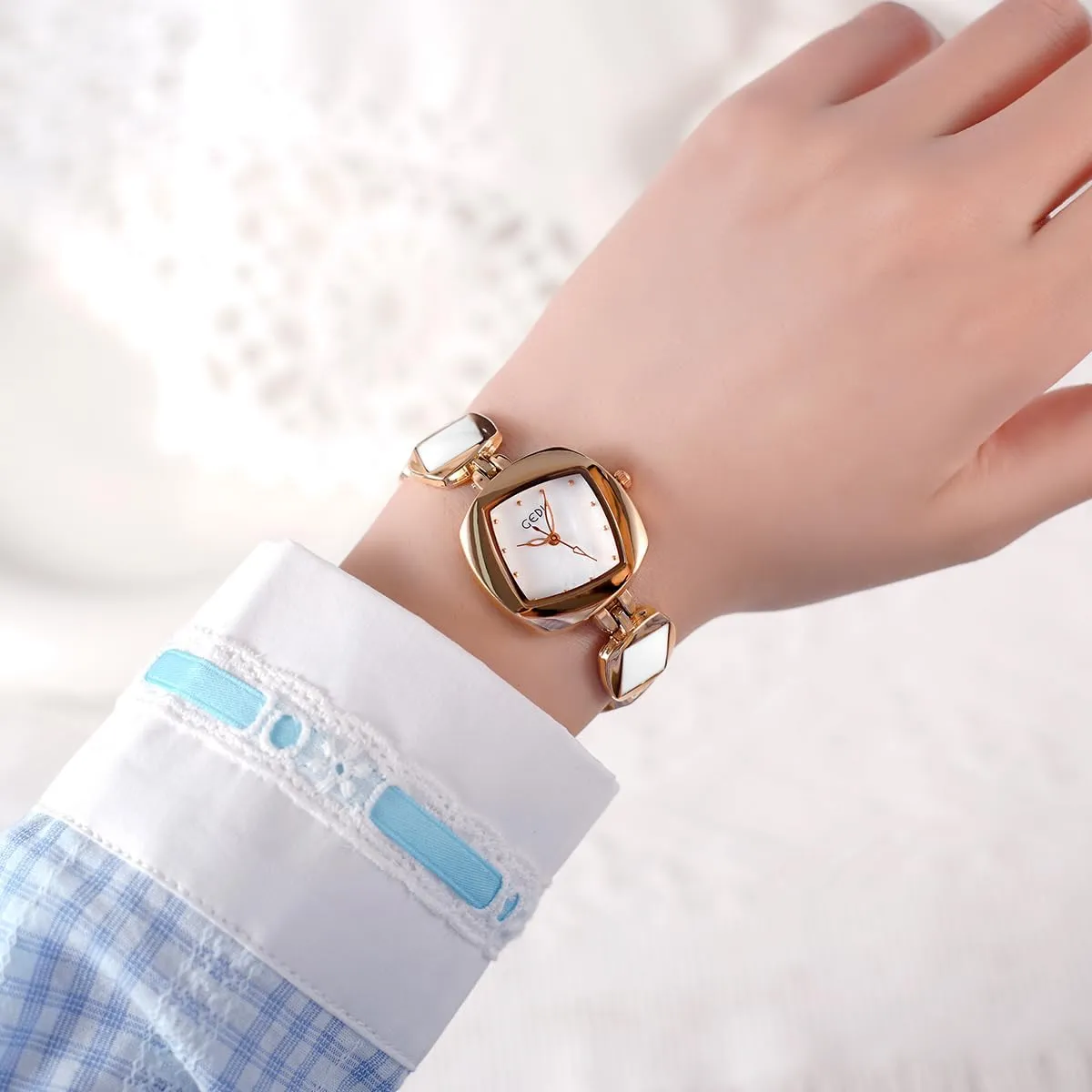 Gosasa Fashion Women's Quartz Watch Minimalist Irregular Geometric Bracelet Analog Waterproof Ladies Casual Dress Wrist Watches