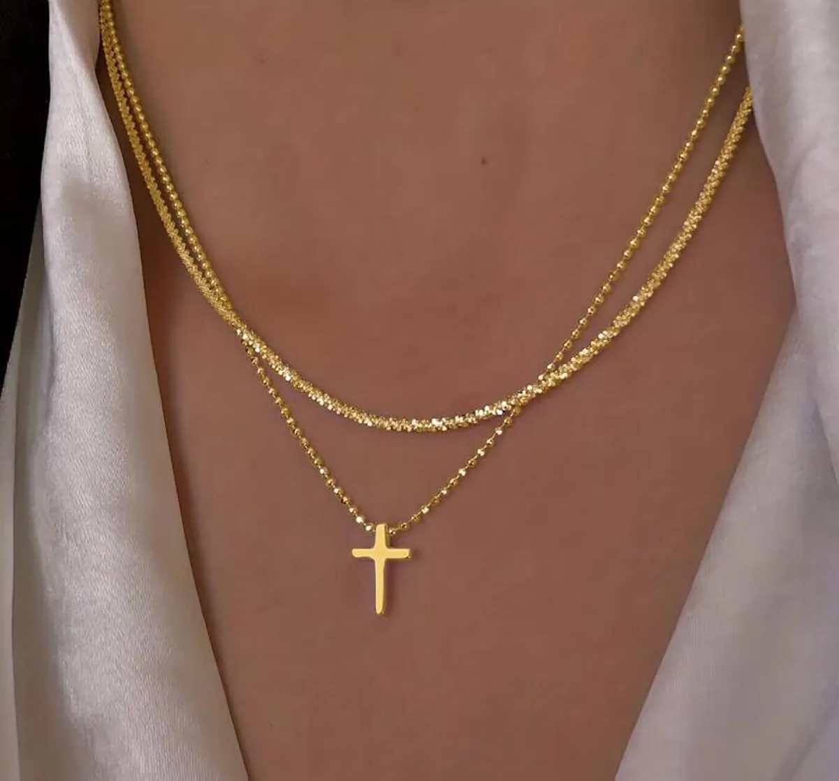 INENIMARTJ Gold Necklace for Women Gold Cross Pendant Necklace Glitter Gold Chain Choker Necklaces Trendy Gold Layered Necklaces Gold Silver Jewelry for Womens