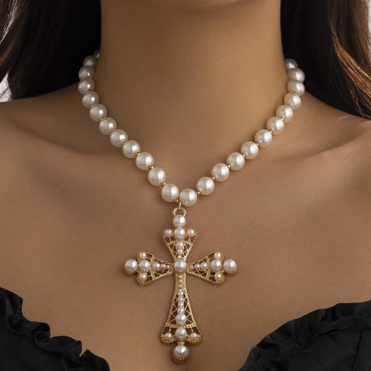 Pearl Cross Necklace Big Cross Necklace for Women Chunky Cross Necklaces Layered Pearl Beads Cross Pendant Necklaces Gothic Jewelry for Women