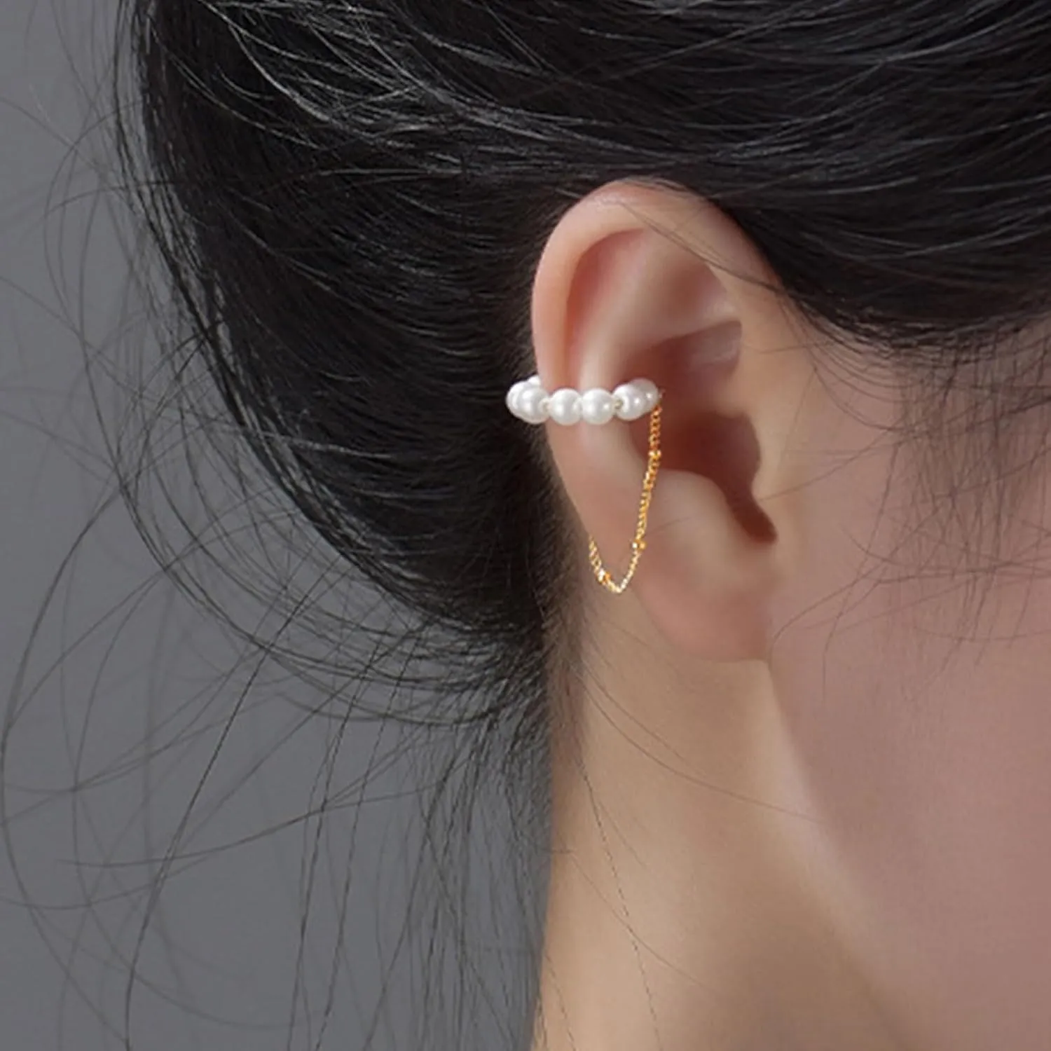 Pearl Ear Cuffs for Women Non Piercing Cartilage Cuff Wrap Clip on Earrings Trendy Pearl Tassel Chain Ear Cuffs Earrings