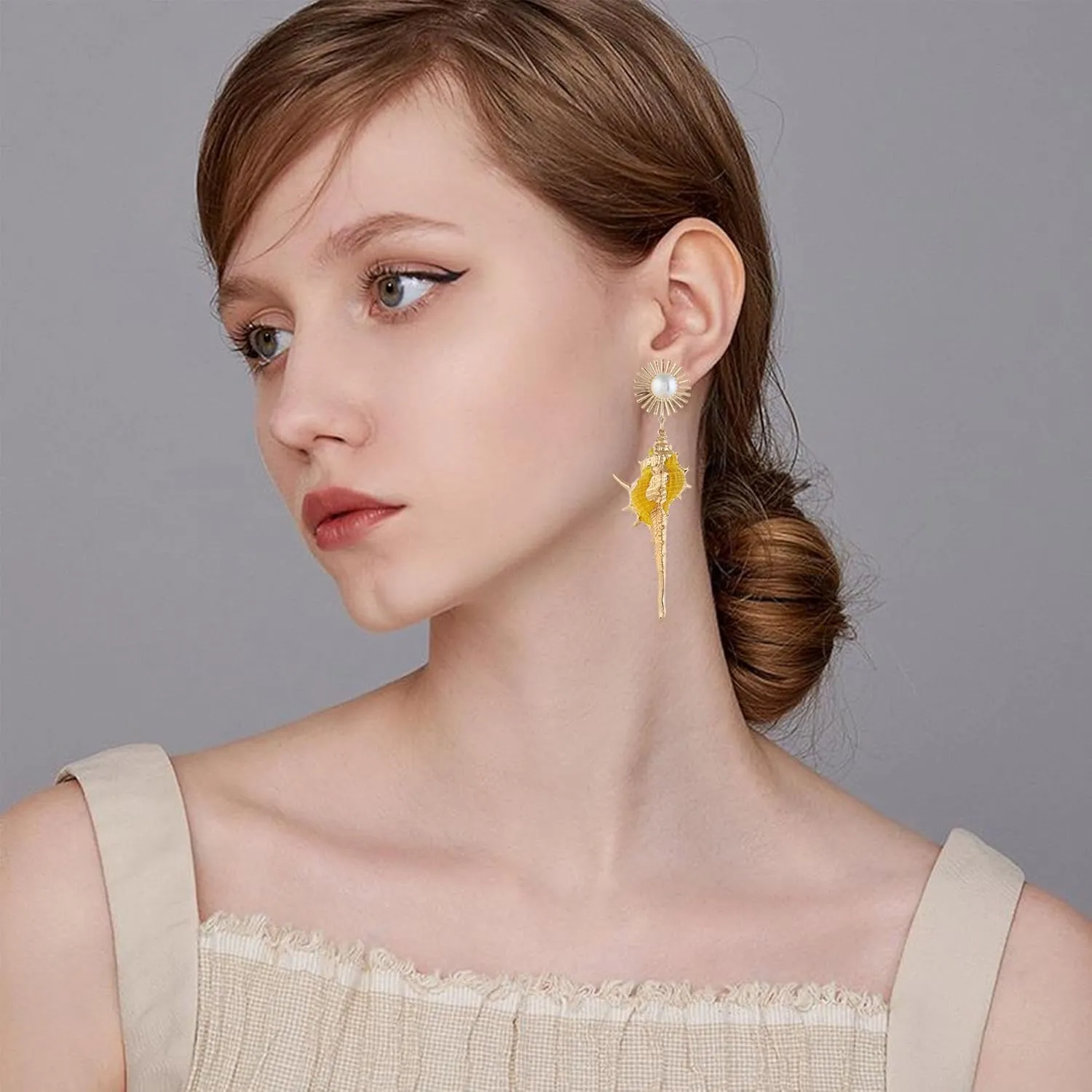 Sea Snail Shell Conch Stud Earrings for Women Bohemian Ocean Conch Pearl Seashell Dangle Earrings Summer Beach Sea Jewelry Gift