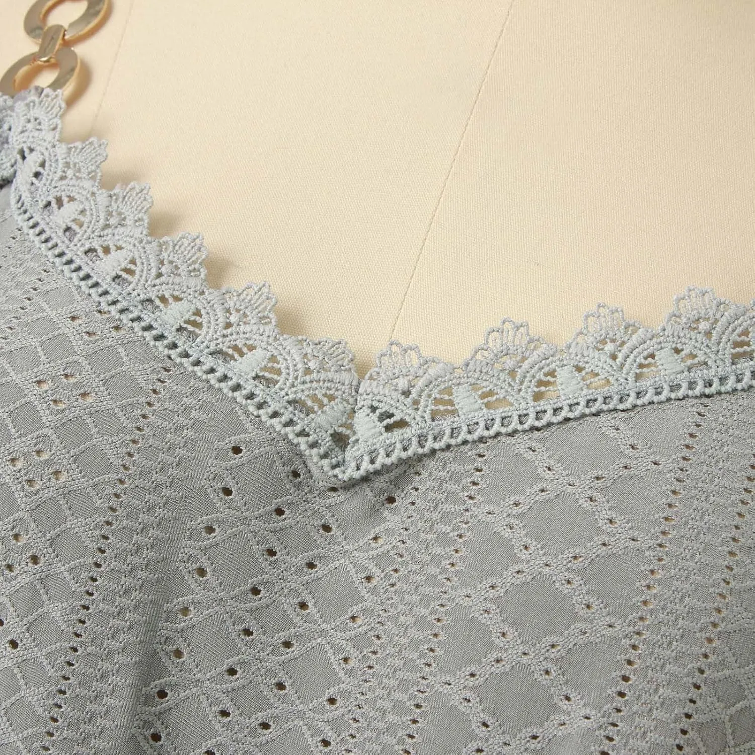 Sexy Lace Trim Tank Tops for Women Summer Chain Spaghetti Strap Shirt Fashion Hollow Out Crochet Sleeveless Camisole