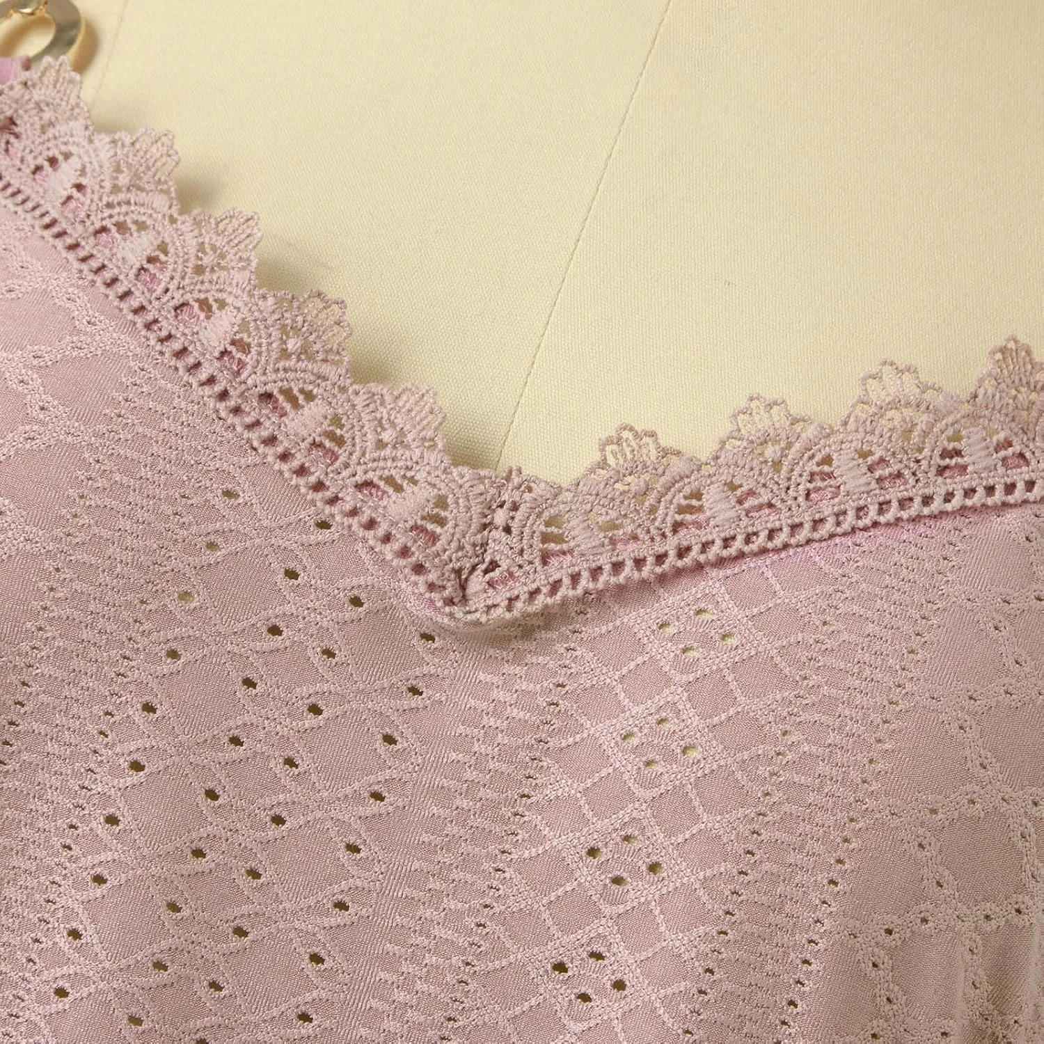 Sexy Lace Trim Tank Tops for Women Summer Chain Spaghetti Strap Shirt Fashion Hollow Out Crochet Sleeveless Camisole