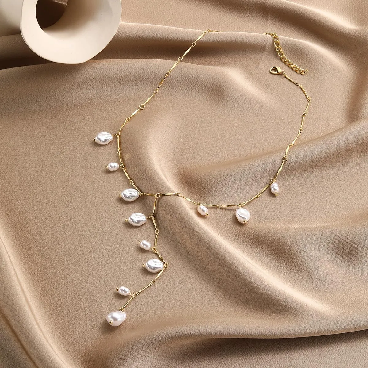 Y2k Big Pearl Chunky Necklace for Women Boho Irregular Baroque Pearl Y Pendant Necklaces Dainty Statement Jewelry